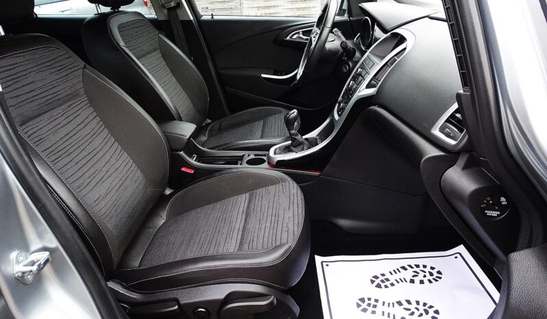 Opel Astra J – 2014r.! 1.4 turbo 140KM! Klimatronic! 6 biegów! Świeżo sprowadzony! full