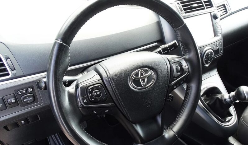 Toyota Verso LIFT ! 2016r.! 1.8 16V! 7 osób! Navi! Kamera! Świeżo Sprowadzony! full