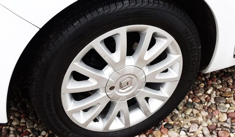 Renault Clio iIV – 2015r! 1.2 16V! 101tys.km! Navi! Klima! Świeżo sprow! Zarejestrowany! full