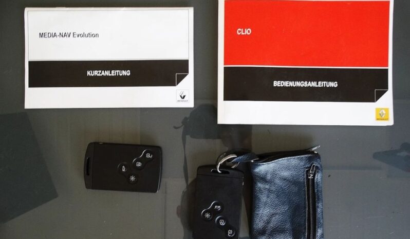 Renault Clio – 2016r.! 137tys.km! Klima! Navi! Kamera cofania! Świeżo Sprow.! full