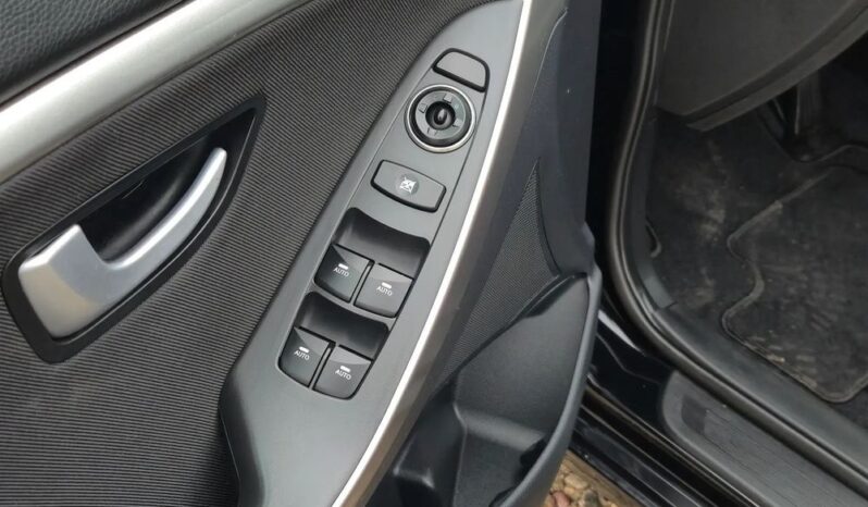 Hyundai i30 – 2013r. Nawigacja ! Klimatronik ! LED ! Zarejestrowany ! full