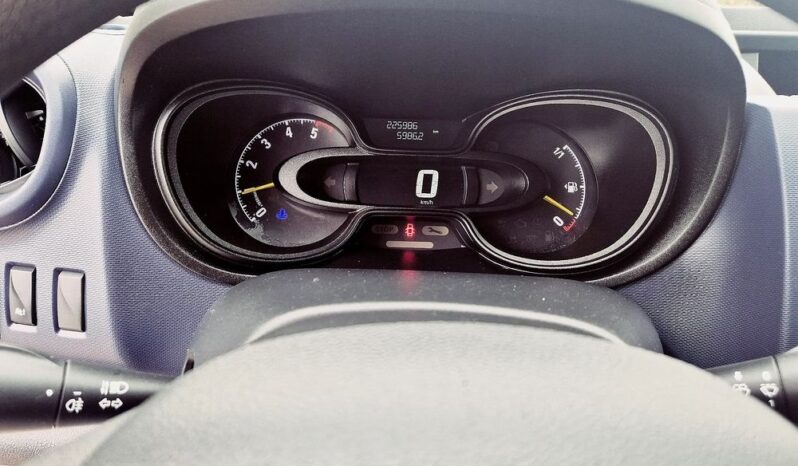 Opel Vivaro – 2017r. Niski Udokumentowany Przebieg ! Klima ! Navi ! Kamera Cofania! full
