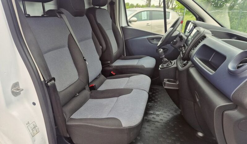 Opel Vivaro – 2017r. Niski Udokumentowany Przebieg ! Klima ! Navi ! Kamera Cofania! full