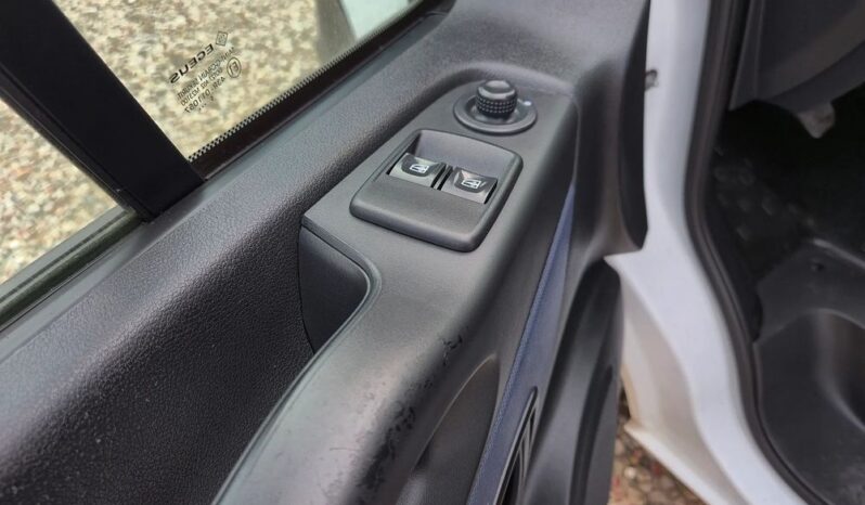 Opel Vivaro full