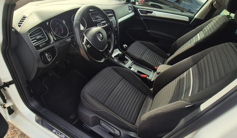 Volkswagen Golf 2015r. 1.6 TDI ! Klimatronik ! Asystent parkowania LED full