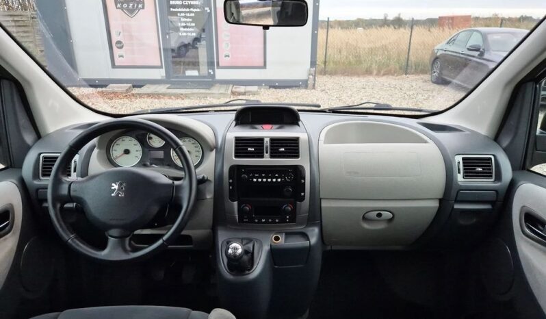 Peugeot Expert (8-Sitze) full