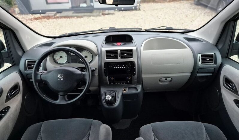 Peugeot Expert (8-Sitze) full